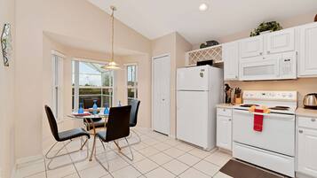 Villa | Private kitchen | Dishwasher