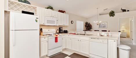 Villa | Private kitchen | Dishwasher