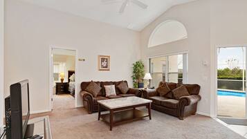 Villa | Living room | Plasma TV, DVD player