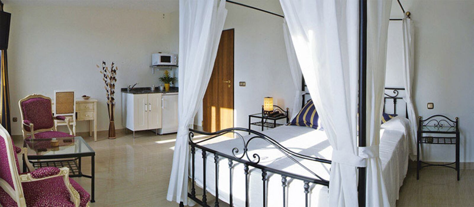 fridge, microwave, coffee/tea maker, electric kettle