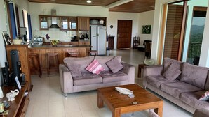Living area - Lotus Villa Kandy (Kandy)