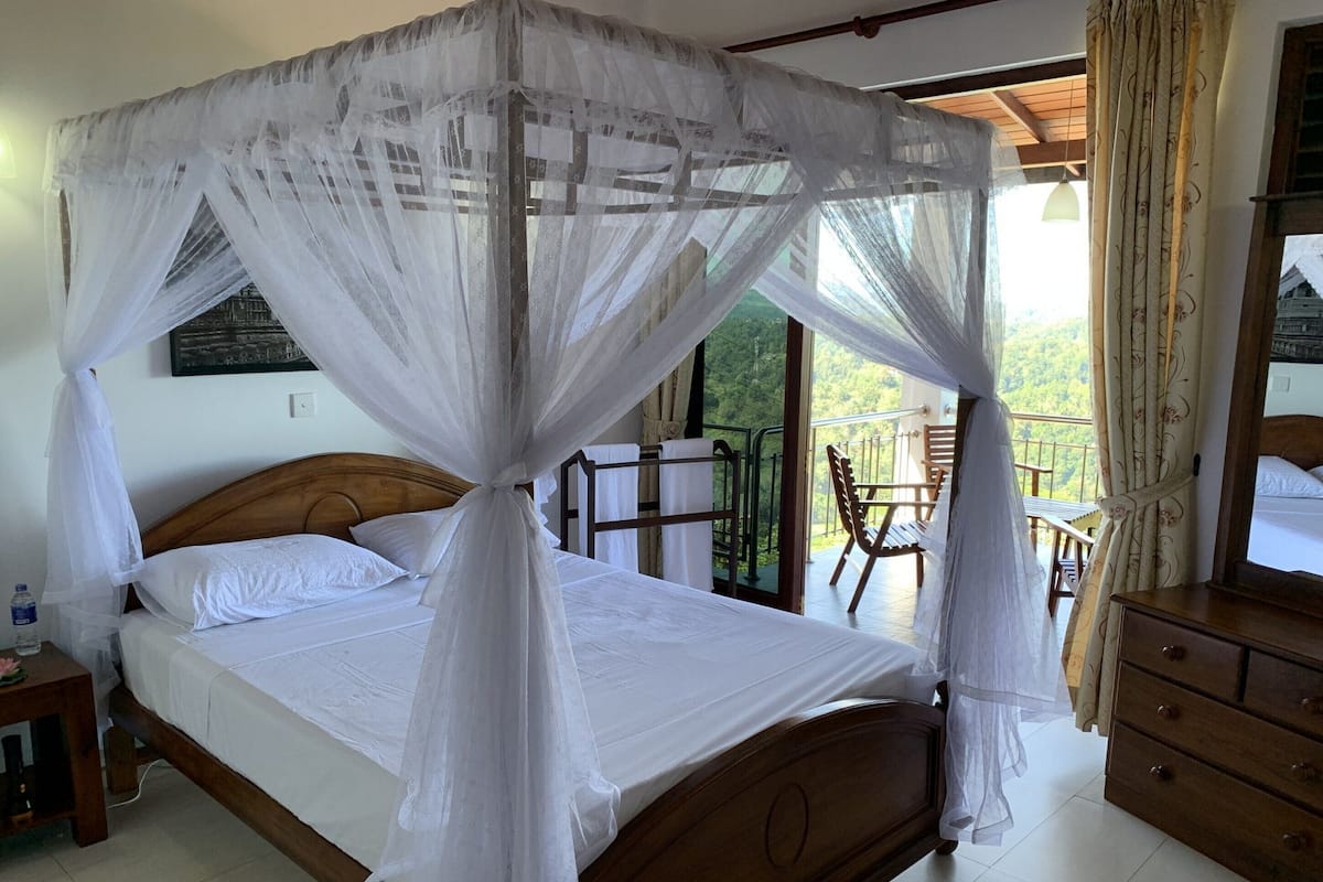 Habitación doble Deluxe, 1 habitación, para no fumadores, vista a la montaña | Camas Tempur-Pedic, escritorio, wifi gratis y ropa de cama