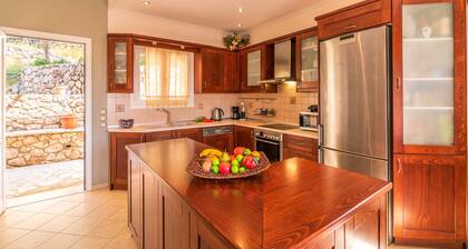 The Olive Grove Cottage 2.5km from Ipsos