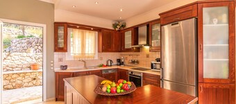 The Olive Grove Cottage 2.5km from Ipsos