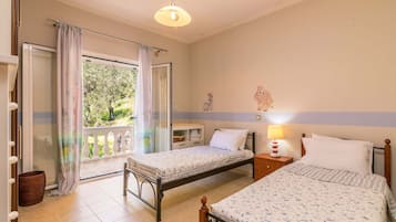 2 slaapkamers, een strijkplank/strijkijzer, reisbedje, gratis wifi