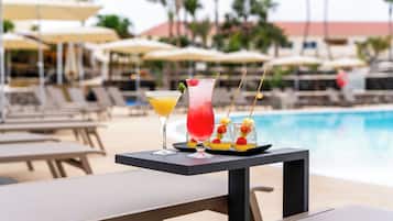 2 piscinas al aire libre