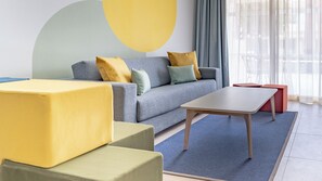 Värdeförvaringsskåp på rummet, skrivbord, gratis wi-fi och sängkläder