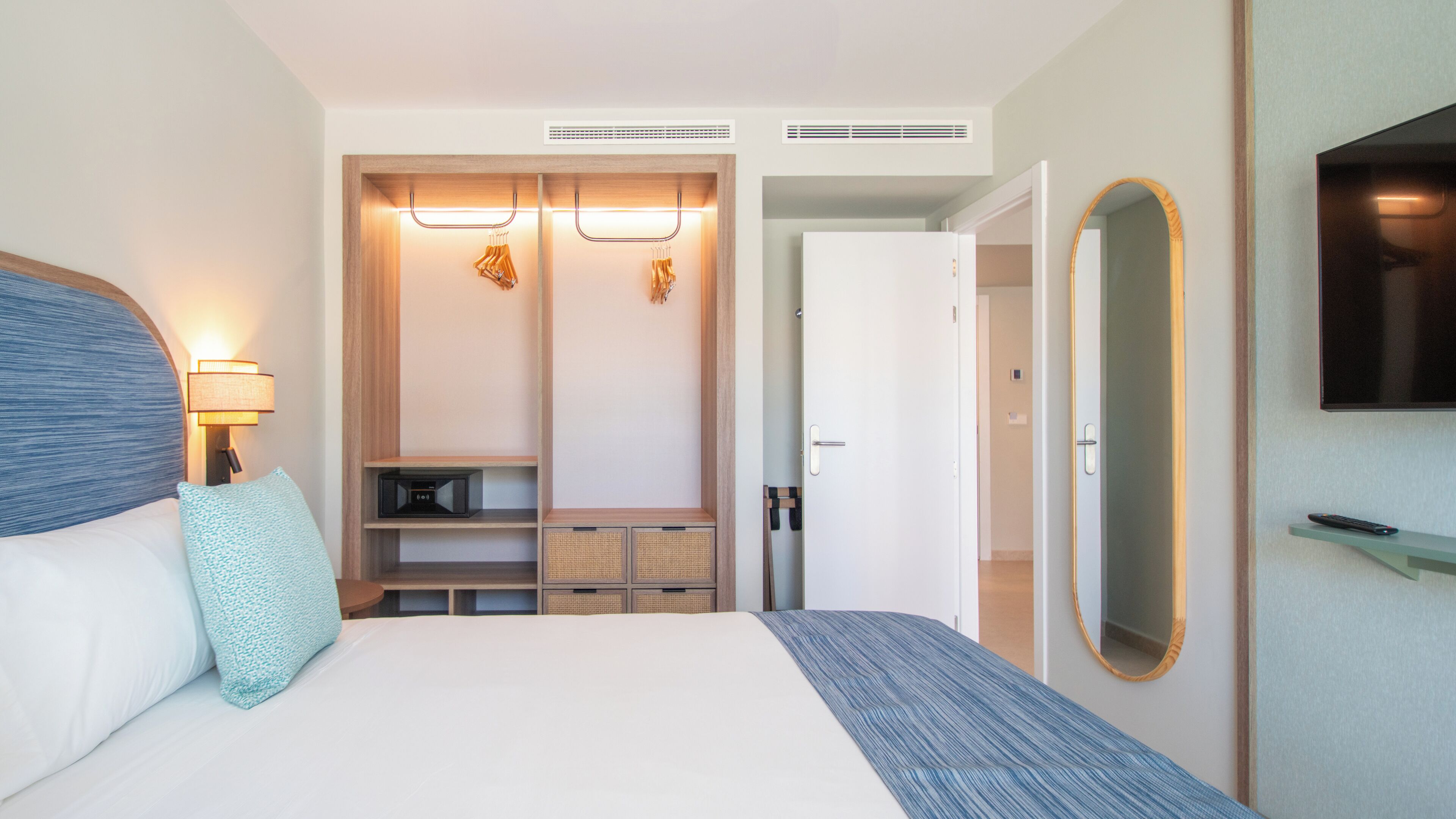 Familien-Studiosuite | Zimmersafe, Schreibtisch, kostenloses WLAN, Bettwäsche