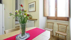 Studio | In-room dining - Portico d'Ottavia by the River (Rome)
