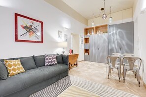 Appartement, 2 chambres | Coin séjour