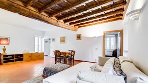 Appartement, 1 slaapkamer | Woonruimte | Flatscreentelevisie