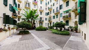 Ảnh chưa phân loại, 3 trong số 63 ảnh, nút