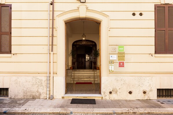 Property entrance - Little and loving apartment in the center of Rome (Rome)