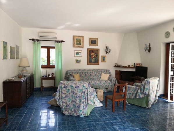 Flachbildfernseher, Kamin