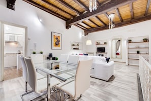 Apartment, 2 Bedrooms | In-room dining