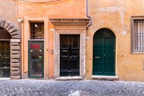 Property entrance - Beautiful unique apartment in Piazza Navona (Rome)
