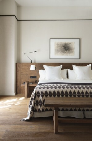Pool Suite | Minibar, in-room safe, desk, laptop workspace - Can Ferrereta (Santanyi)