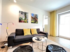 Fernseher, Stereoanlage