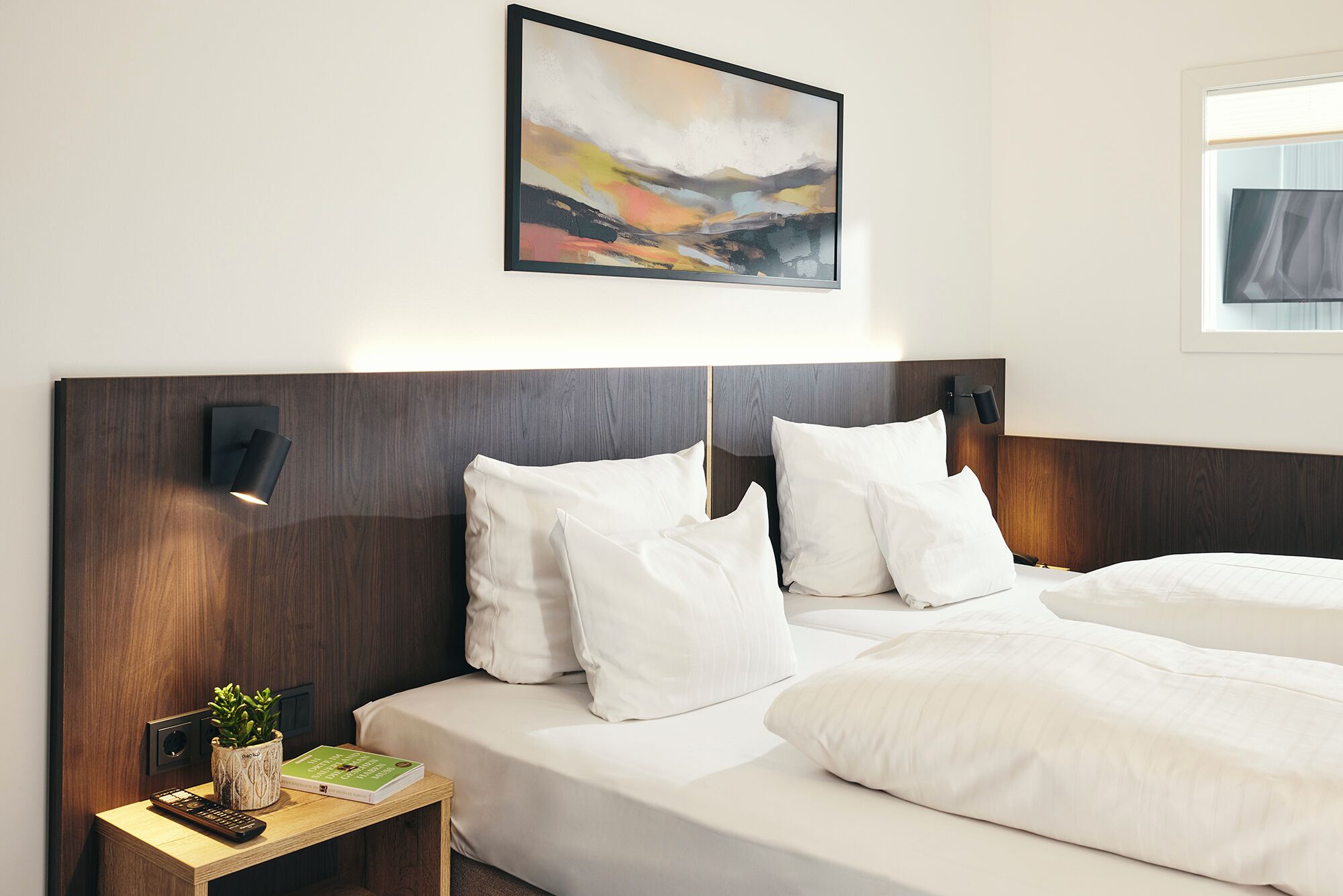 Privilege Room Plus | Allergikerbettwaren, Zimmersafe, Schreibtisch, Verdunkelungsvorhänge