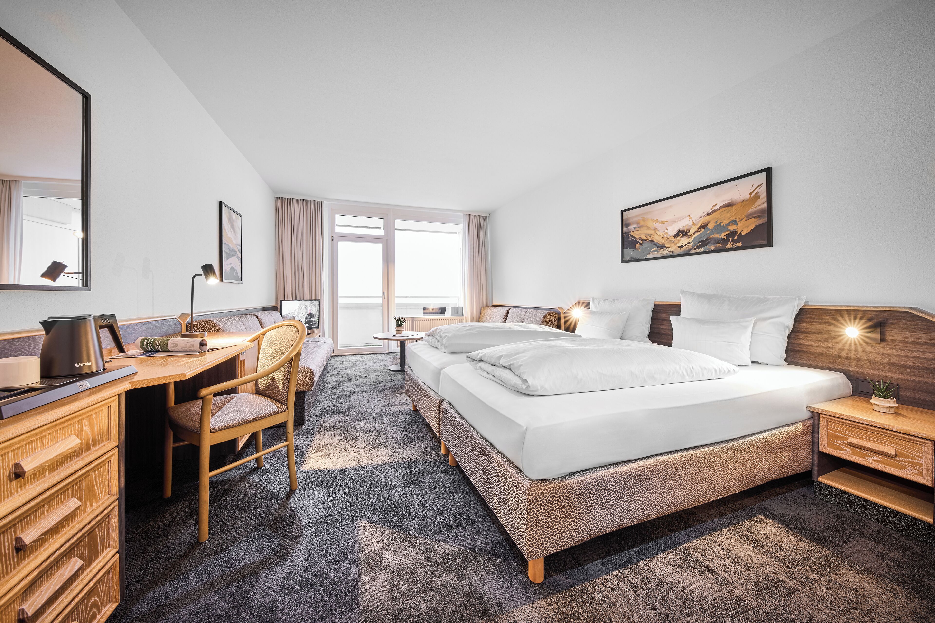 Comfort-Doppelzimmer | Allergikerbettwaren, Zimmersafe, Schreibtisch, Verdunkelungsvorhänge