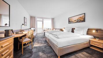 Comfort-Doppelzimmer | Allergikerbettwaren, Zimmersafe, Schreibtisch, Verdunkelungsvorhänge