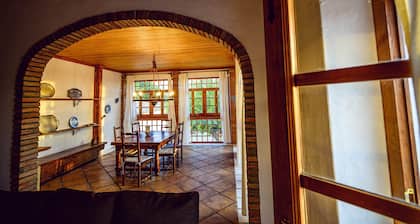 30 min from Puy de Fou. Swimming pool, bbcoa,A/C,free Wifi, garden, terrace with view