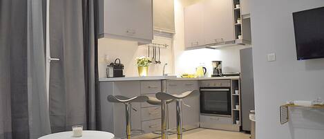 Room | In-room dining