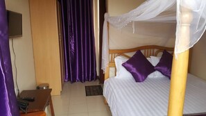 Caja de seguridad en la habitación, wifi gratis y ropa de cama 