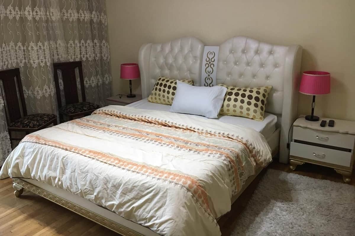 Apartment, Meerblick (Two-Bedroom Apartment) | Schallisolierte Zimmer, kostenloses WLAN, individuell dekoriert