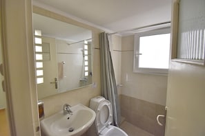 Apartment | Bathroom