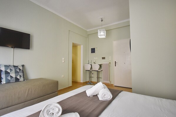 Apartment | 1 bedroom, individually decorated, individually furnished, soundproofing