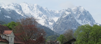 New furnished apartment with stunning mountain views