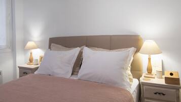 2 bedrooms, in-room safe, desk, soundproofing