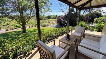 Traditional Cottage | Balcony view