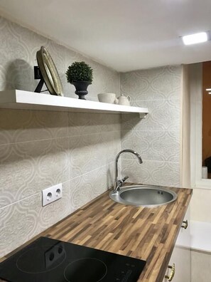 Design Apartment, 3 Bedrooms, Mezzanine | Private kitchen - Charming Apartment in Old Tbilisi (Tbilisi)