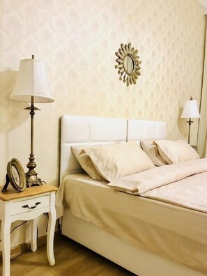 Design Apartment, 3 Bedrooms, Mezzanine - Charming Apartment in Old Tbilisi (Tbilisi)