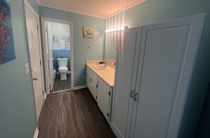 Hair dryer, towels - Room #303 Efficiency King w/Kitchen Dog Y (Topsail Beach)