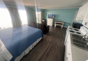 1 bedroom, free WiFi, bed sheets - Room #303 Efficiency King w/Kitchen Dog Y (Topsail Beach)