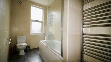 House, 4 Bedrooms | Bathroom