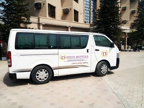 Airport shuttle - Dees Hotels Apartment & Suites (Lagos)