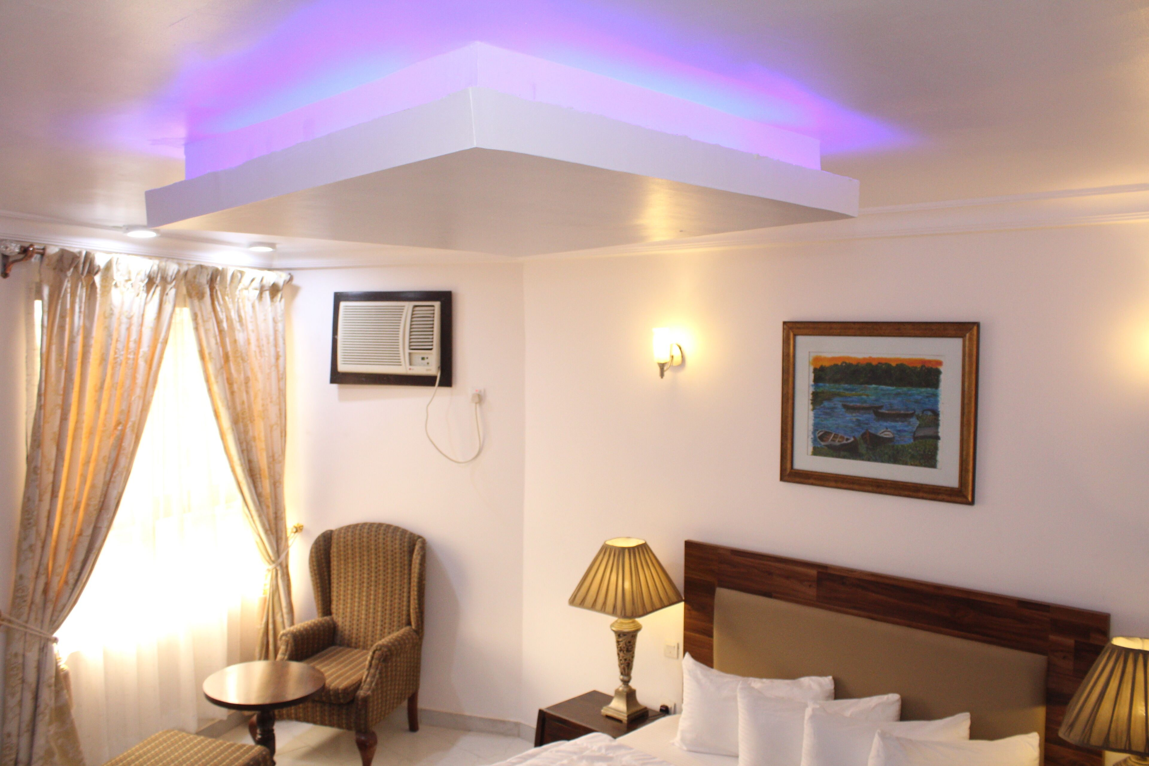 Executive Double Room (King) | Free WiFi, bed sheets