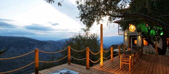 Almond House Suites Arachova - Adults Only