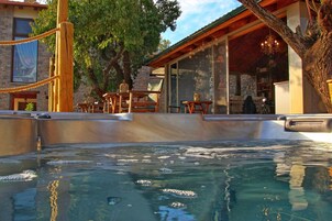 Bañera de hidromasaje exterior