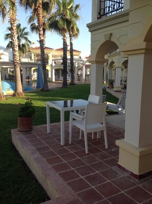 Outdoor dining - Villa B&D  (Fethiye)