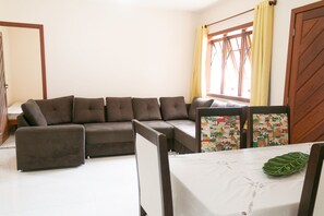 Apartament, 3 dormitoris | Cuina privada | Frigorífic, forn, placa de cuina i liquadora 