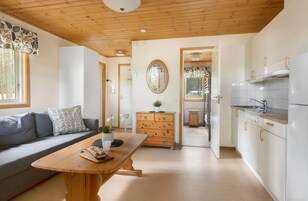 Cabana, banheiro compartilhado (Dalälvstuga, Private WC) | Cozinha privada | Geladeira, micro-ondas, cooktop, cafeteira/chaleira