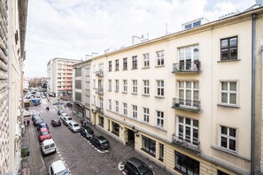 Deluxe Studio Suite | Street view - Elegant Apartment Ordynacka (Warsaw)