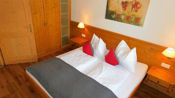 Basic Chalet, 2 Bedrooms | Hypo-allergenic bedding, in-room safe, blackout drapes, free WiFi