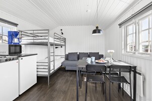 Cabin (Norastuga) | Living area