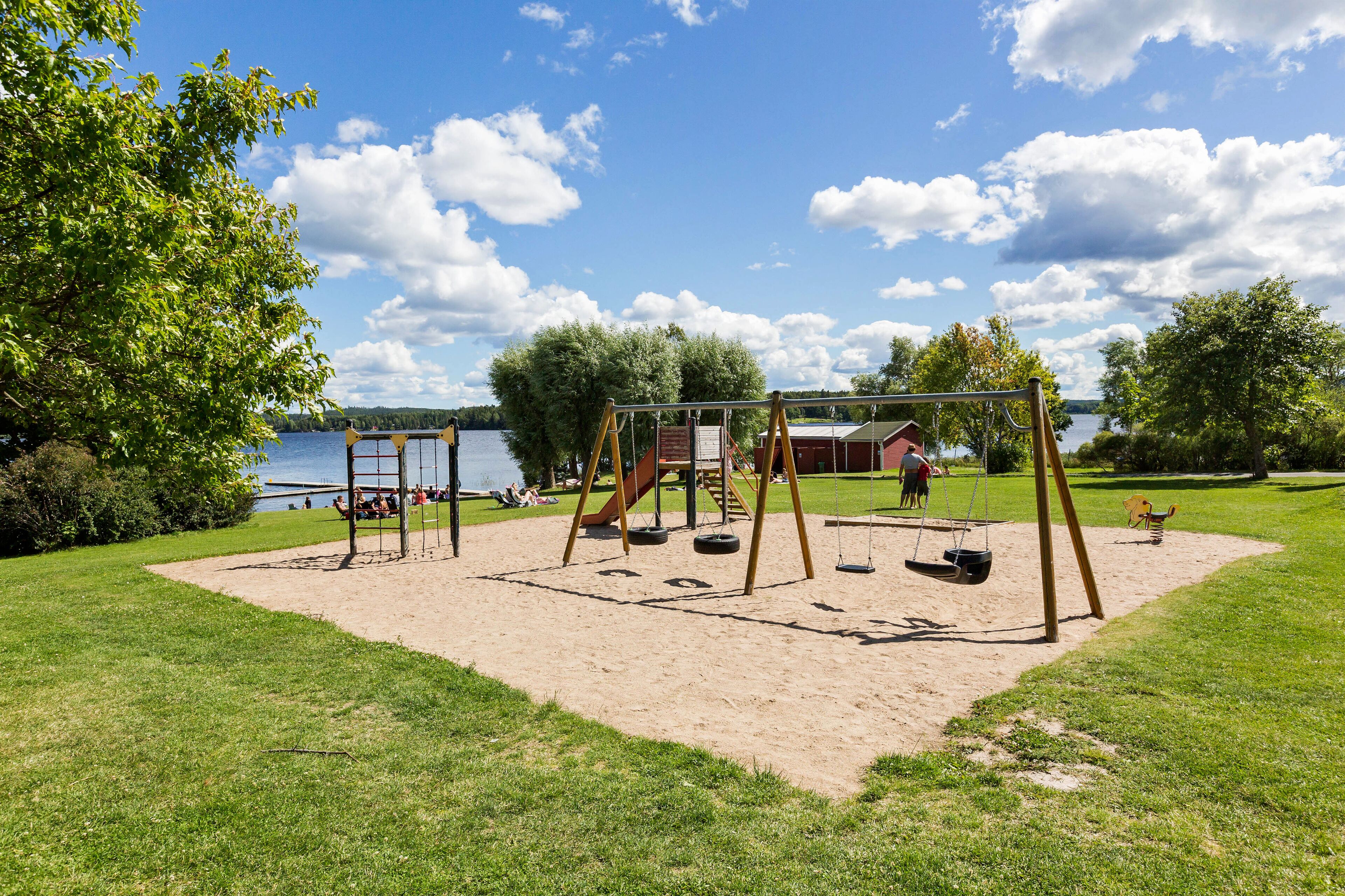 Khu vui chơi trẻ em - ngoài trời